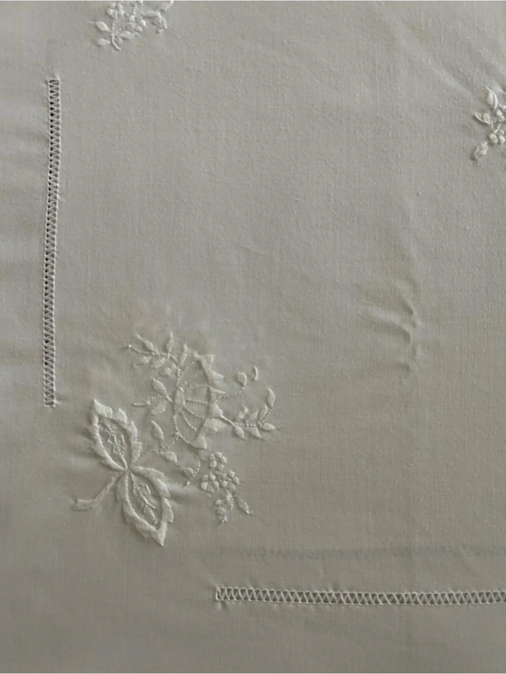Vintage Tablecloth 54
